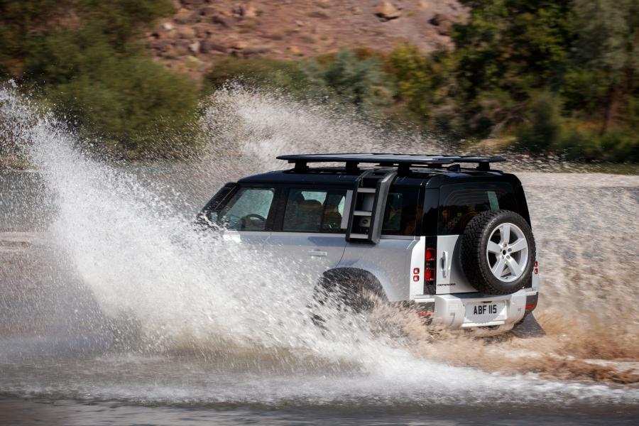  Land Rover Defender 110 Explorer Pack First Edition 2020 года  (WW) (фото 28 из 57)